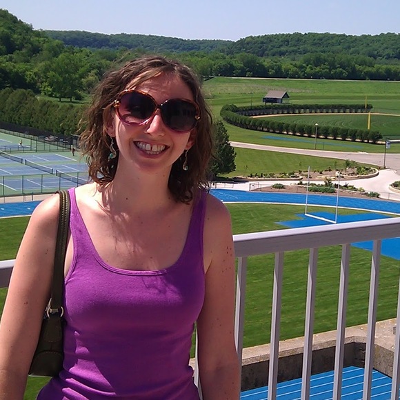 Meet your Posher, Steph - Picture 1 of 1